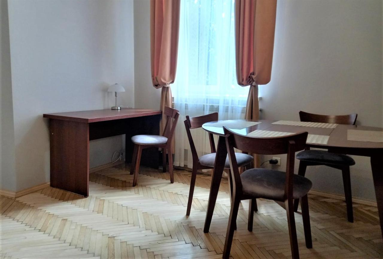 Glorious Apartment Near The Old City Lemberg Exterior foto